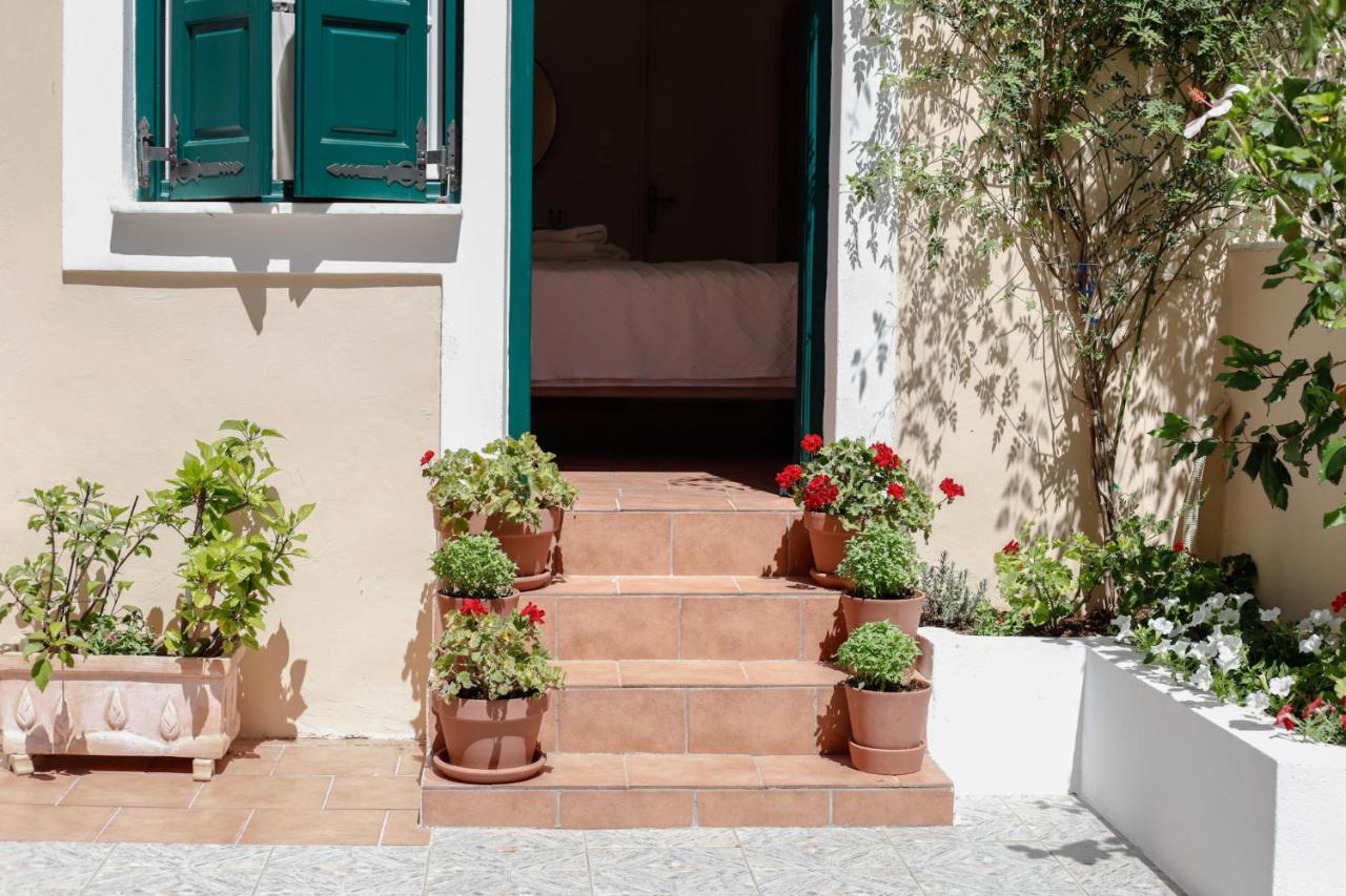 Twin House Spetses Hotel Buitenkant foto