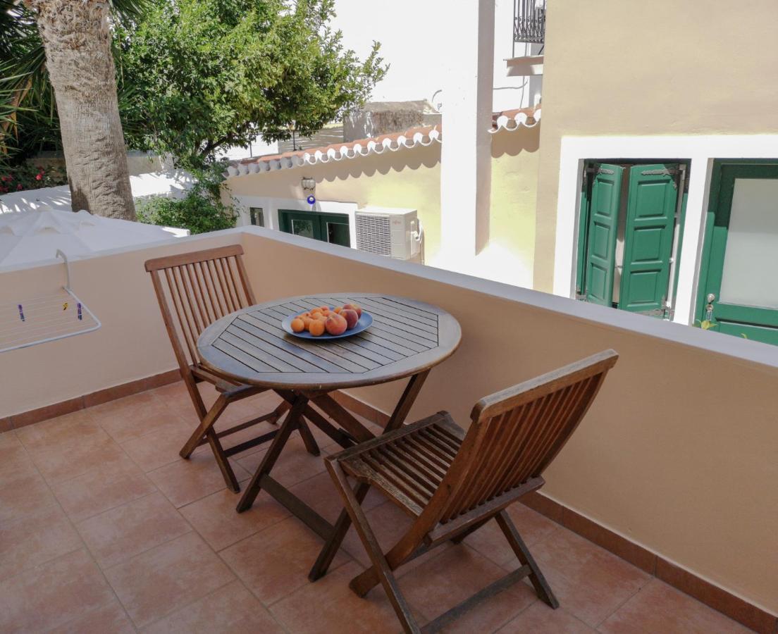 Twin House Spetses Hotel Buitenkant foto