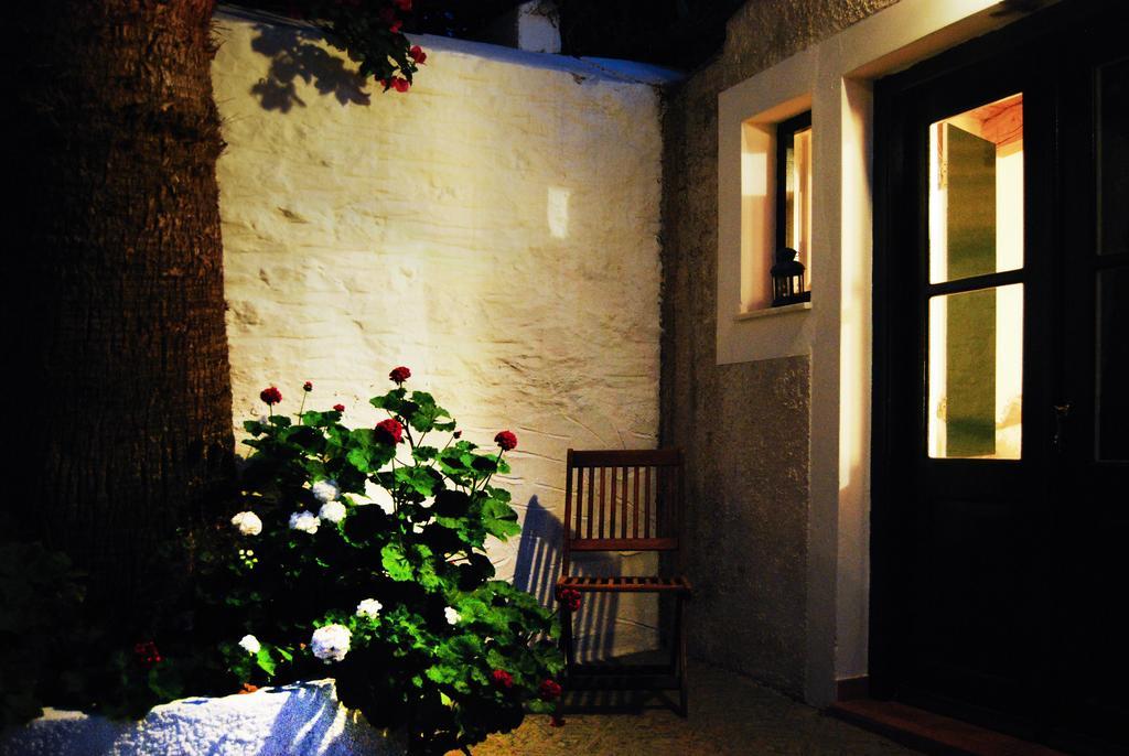 Twin House Spetses Hotel Buitenkant foto