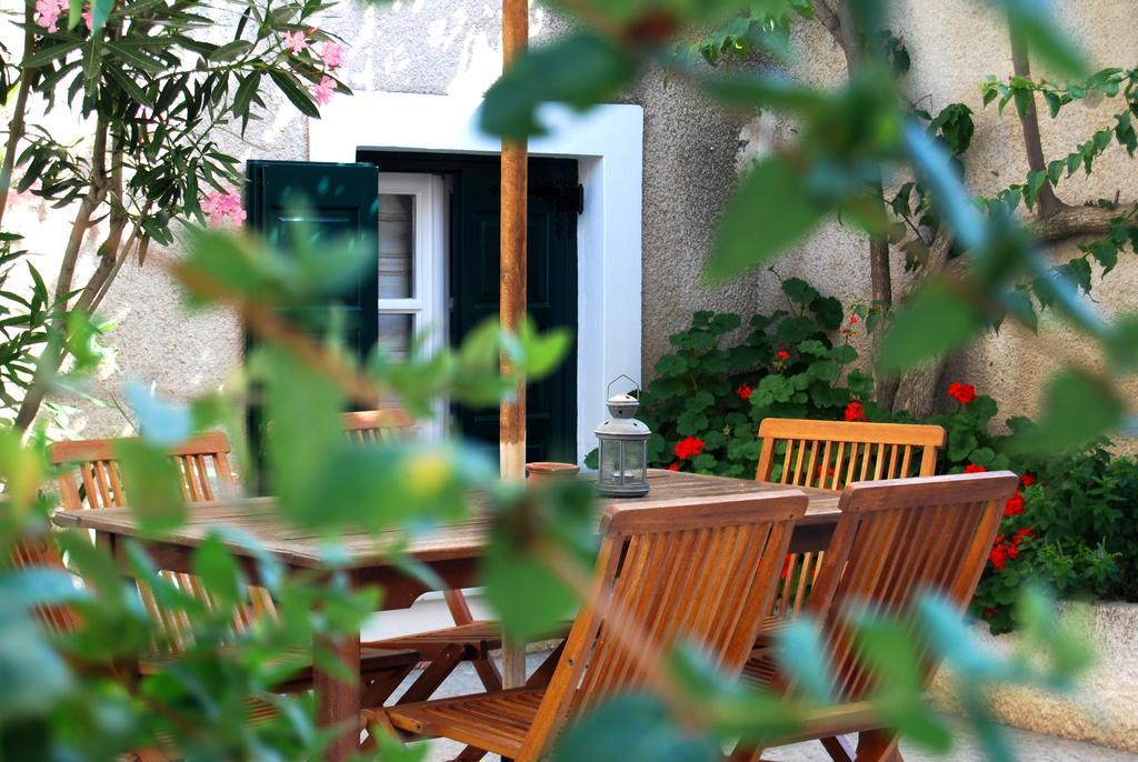 Twin House Spetses Hotel Buitenkant foto
