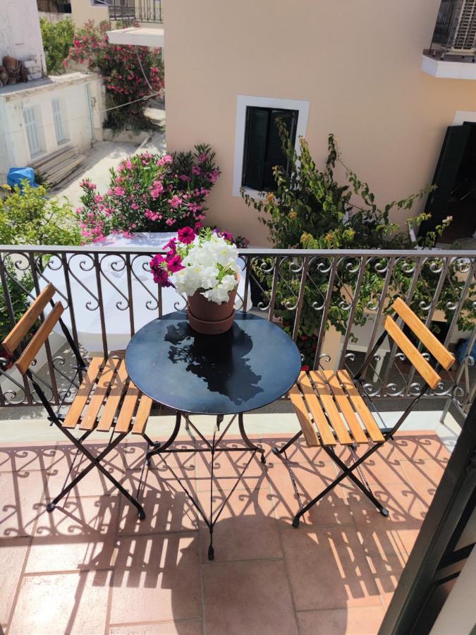 Twin House Spetses Hotel Buitenkant foto