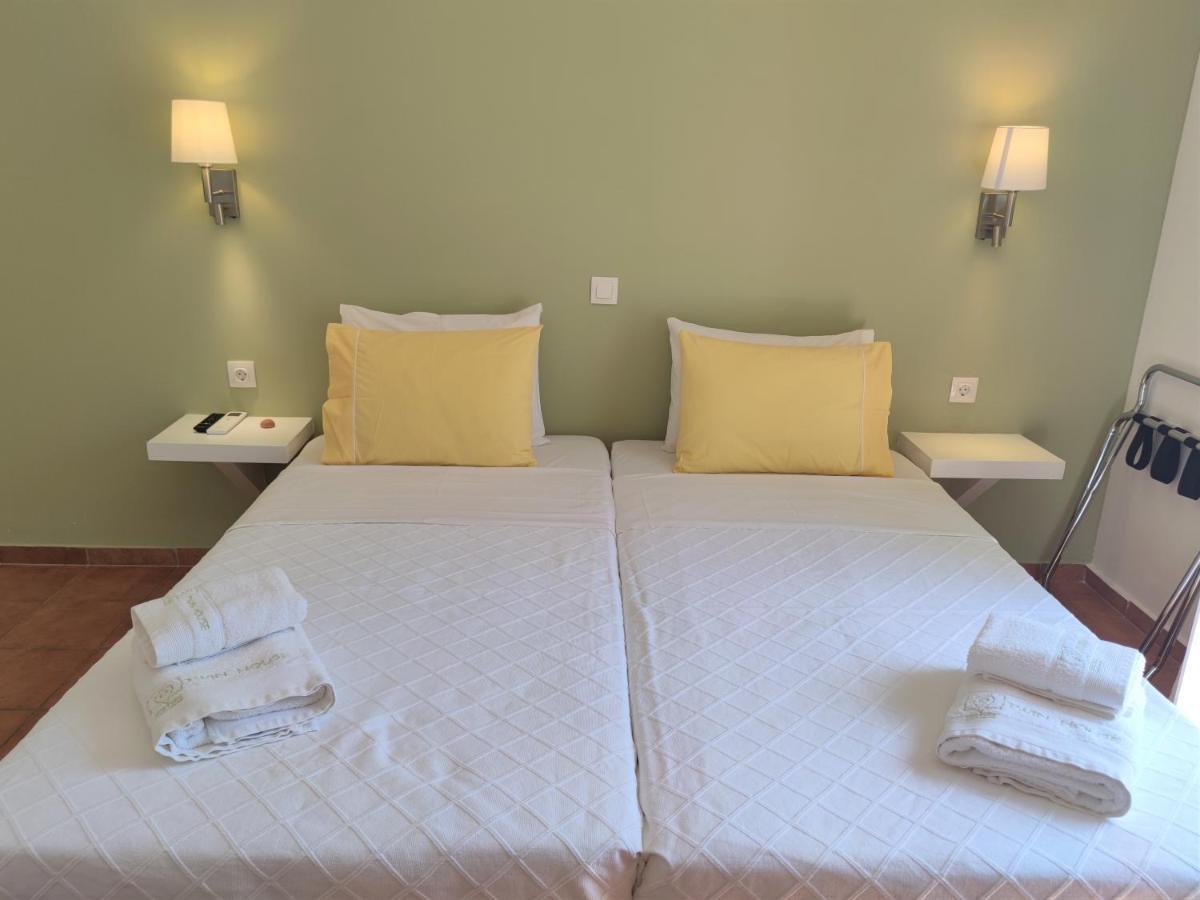 Twin House Spetses Hotel Buitenkant foto