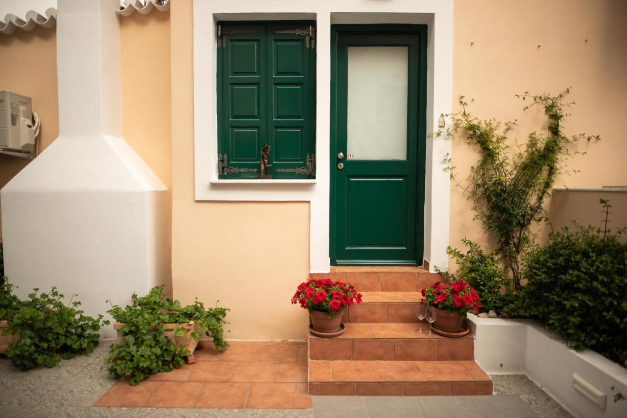 Twin House Spetses Hotel Buitenkant foto