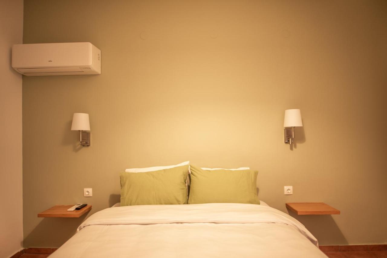 Twin House Spetses Hotel Buitenkant foto
