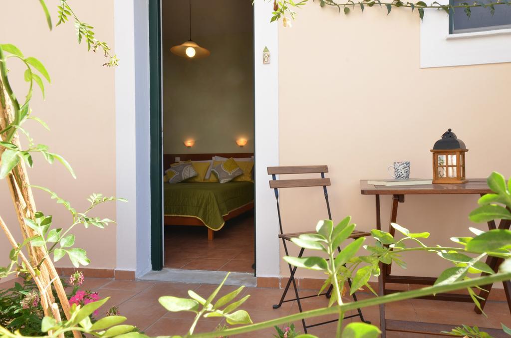 Twin House Spetses Hotel Buitenkant foto