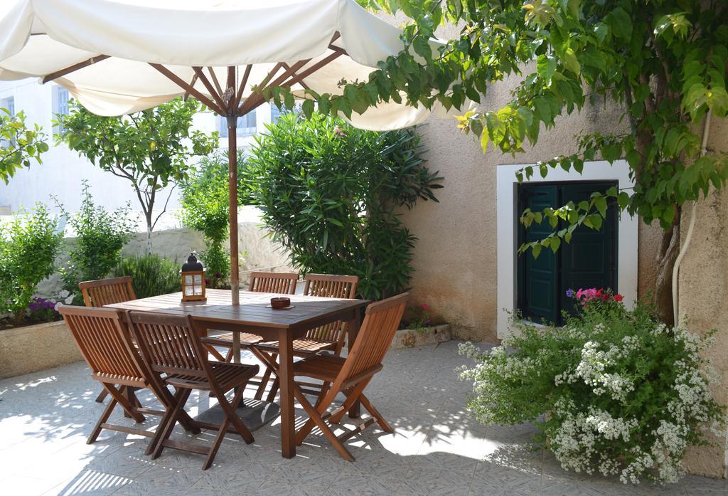 Twin House Spetses Hotel Buitenkant foto